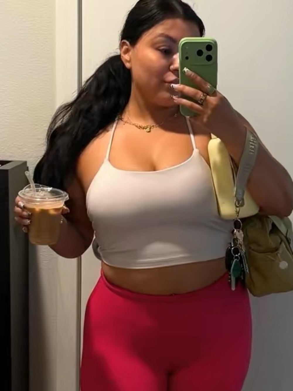 Women’s off white large workout top